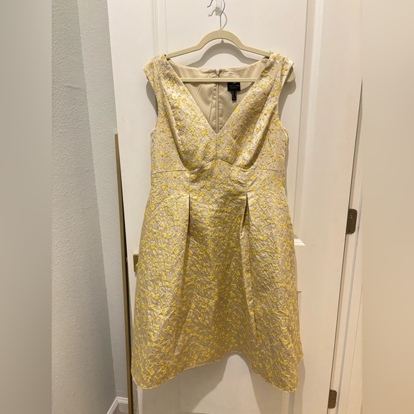 Adrianna Papell Dresses & Skirts - Stunning Adrianna Papell Cream and Yellow Floral Jacquard Fit Flare Midi Dress